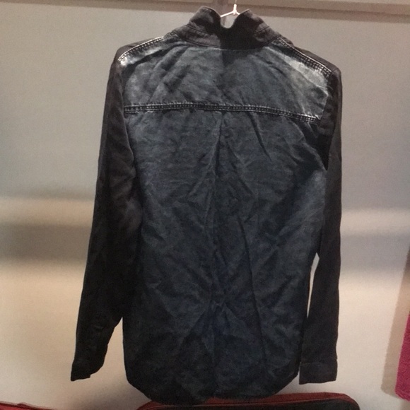 Top - Picture 4 of 4